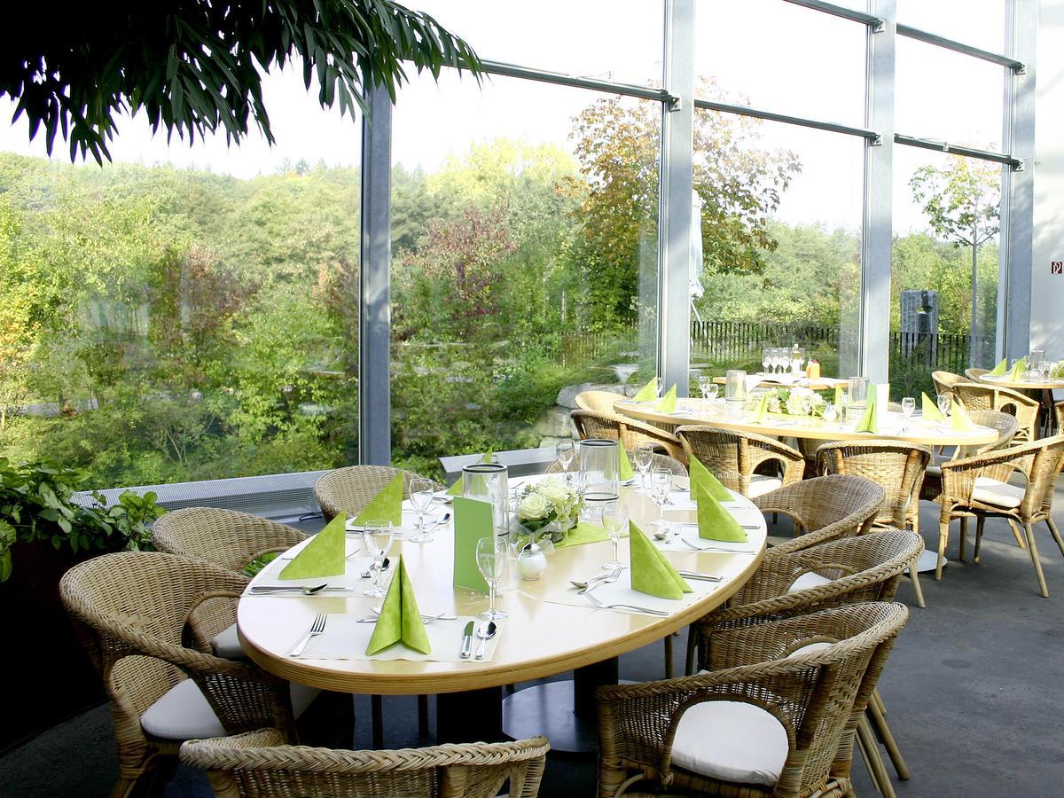 Seminarhotel In Der Manfred-Sauer-Stiftung Lobbach Exterior photo